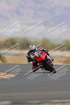 media/Sep-11-2022-SoCal Trackdays (Sun) [[81b7e951af]]/Turn 14 (1130am)/